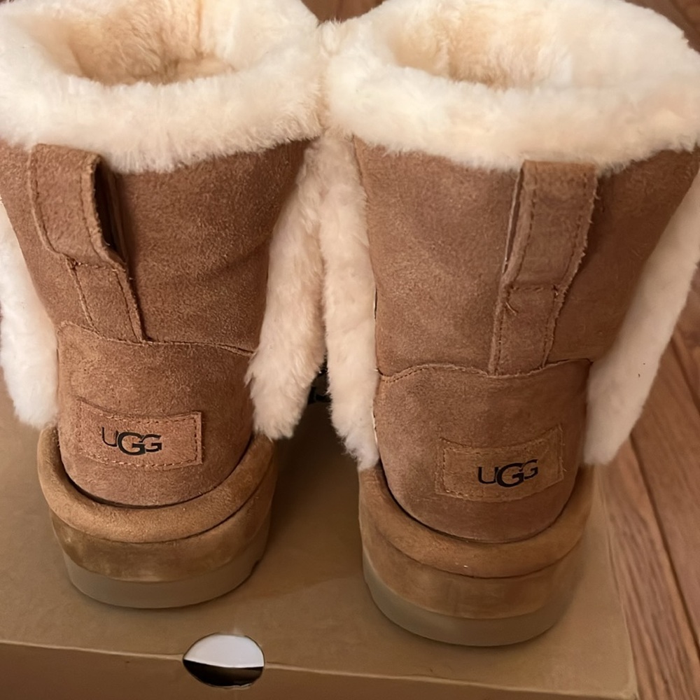 UGG® Classic Chillapeak Genuine Shearling
Trimmed Boot - Picture 4 of 16